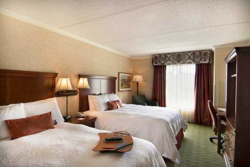 Hampton Inn & Suites Youngstown-Canfield Pokój zdjęcie